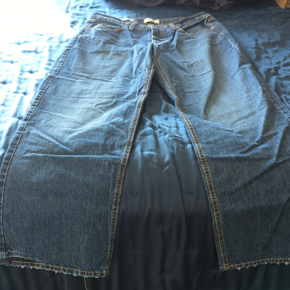 Universal Thread Mid Rise 90s Baggy Jeans in Medium Blue